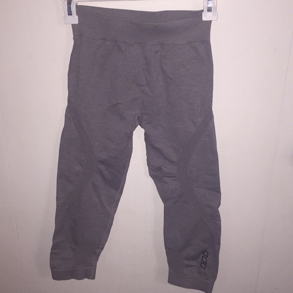 Uniquely Lorna Jane Seamless Leggings - Picture 2 of 3